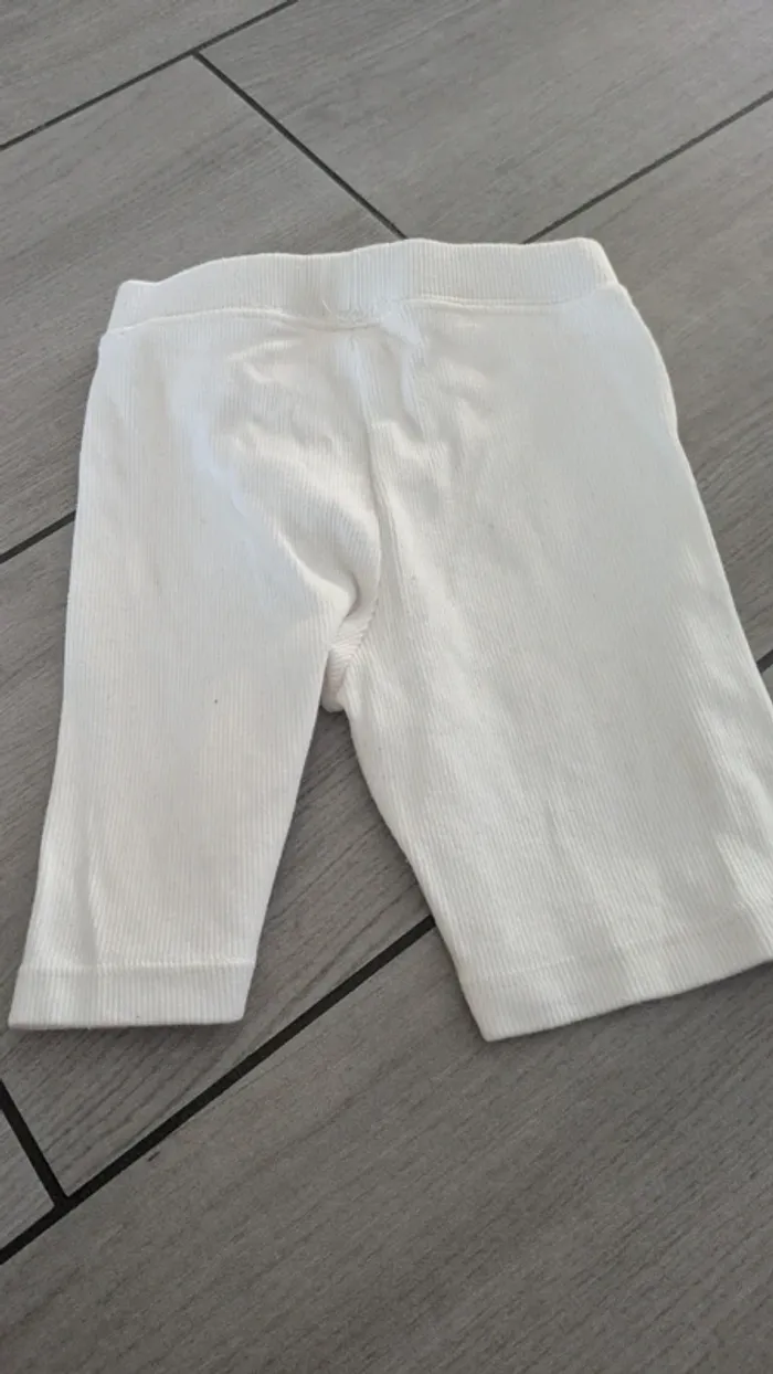 Short Zara taille 4ans - photo numéro 3
