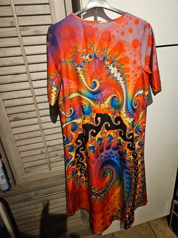 Robe longue en dessous du genou manche courte taille S (taille plus du M) - photo numéro 3