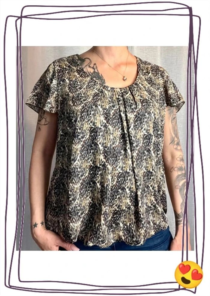 SOLDÉ - Blouse manches courtes effet satinée taille 44