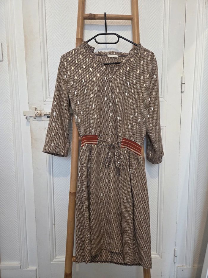 Robe légère et fluide marron