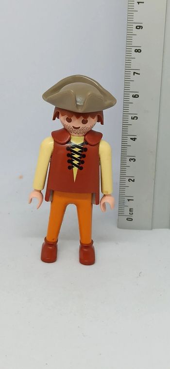 Homme paysan fermier moyen age avec chapeau playmobil