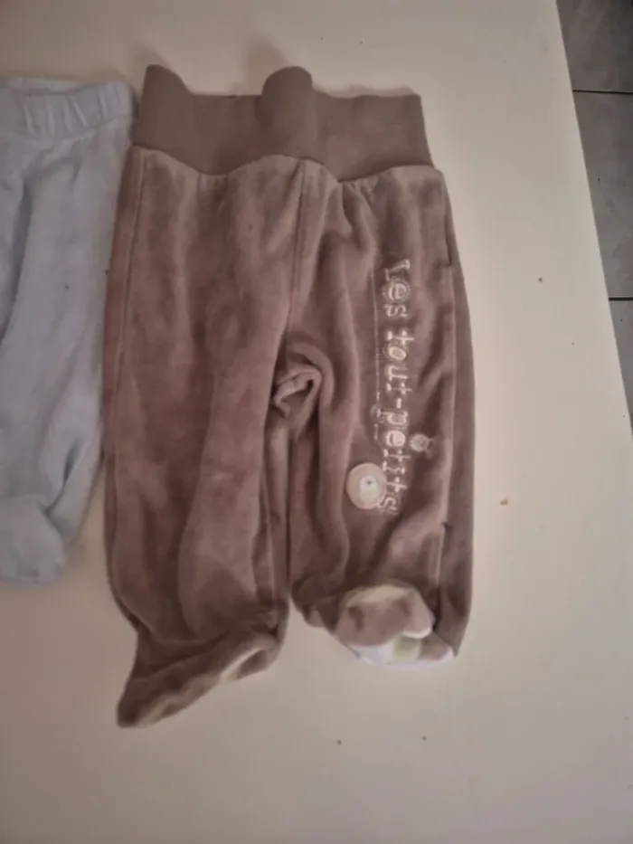 Lot 2 pantalons 3 mois - photo numéro 2