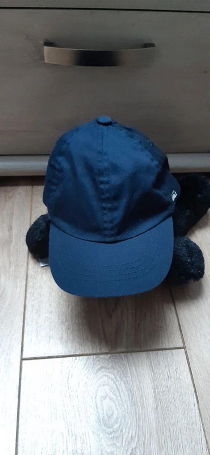 Casquette kiabi bleu foncée motif soleil 51/52cm neuve jamais portée - photo numéro 2