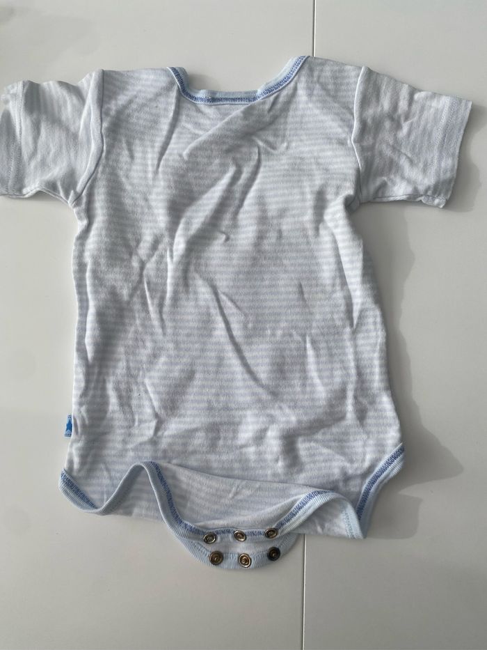 Lot bodies 18 /24 mois - photo numéro 9