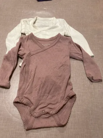 👶 Lot de 2 bodies croisés Bout’chou – 3 mois