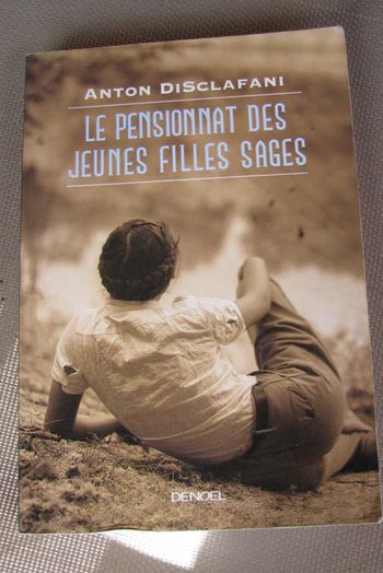 le pensionnat des jeunes filles sages