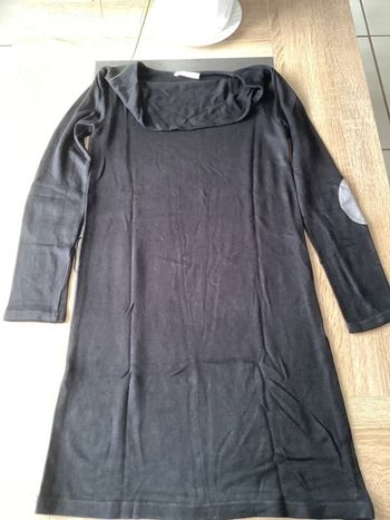 Robe taille S longueur 90 cm aisselles à aisselles 43 cm