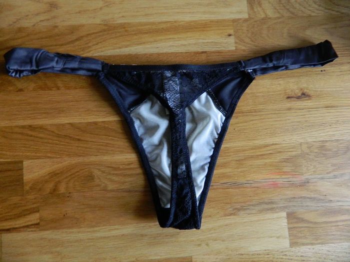 String neuf "Aimée L." T 42 modèle Virginia - photo numéro 2