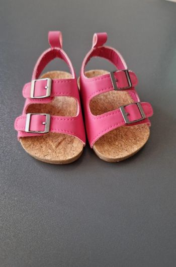 Sandales à scratch rose bébé