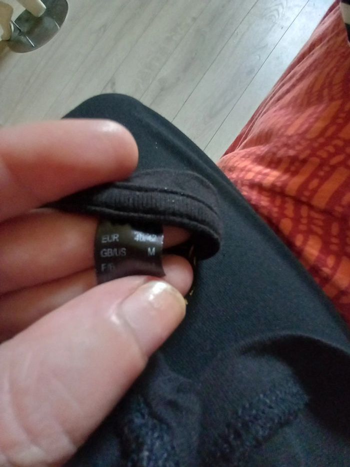 Robe noire imprimée or taille 40/42 - photo numéro 6