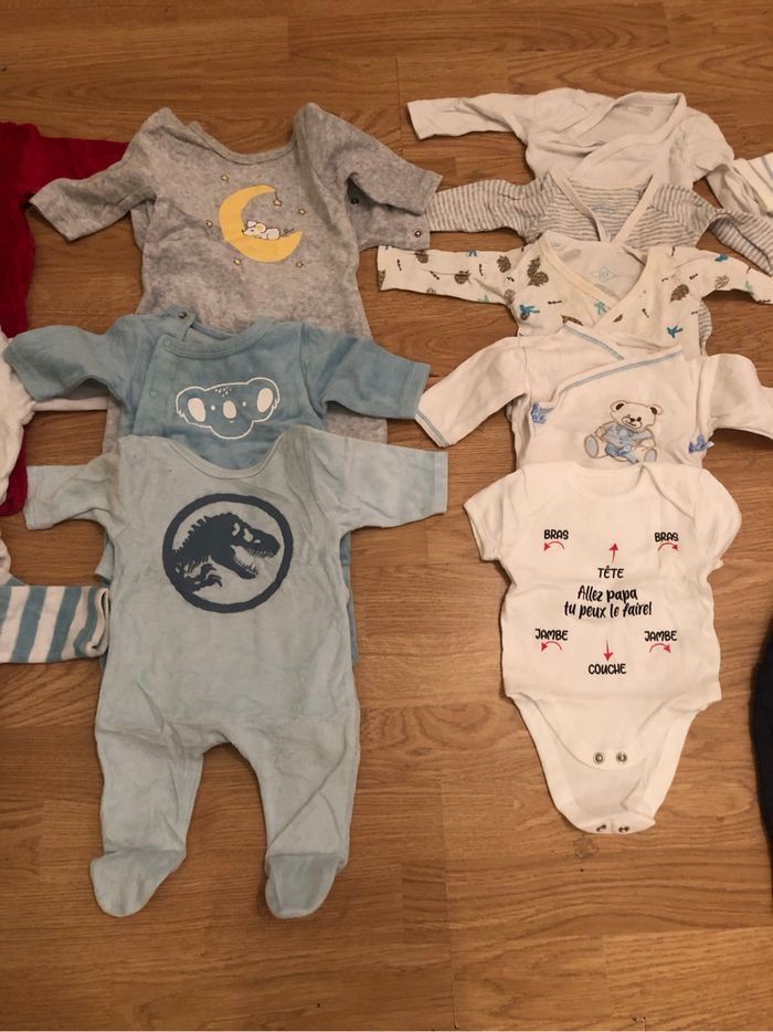 Lot vêtements bébé 1 mois - photo numéro 3
