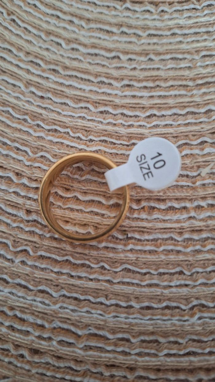 Bague dorée en acier inoxydable taille 62 - photo numéro 4