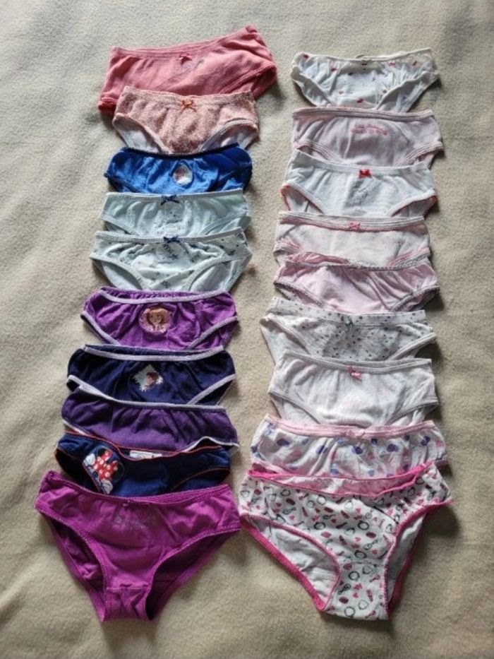 Lot de 19 culottes 4- 5 ans