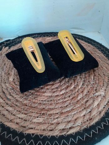 Barrette  cheveux  jaune  transparent pailletée n°11