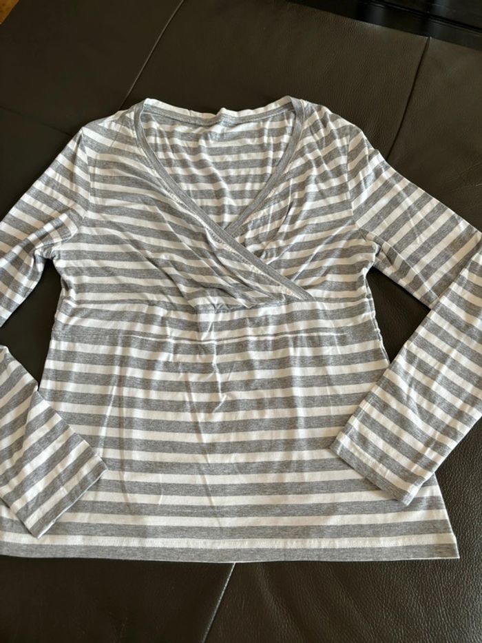 Blouse / t-shirt cache cœur taille 42