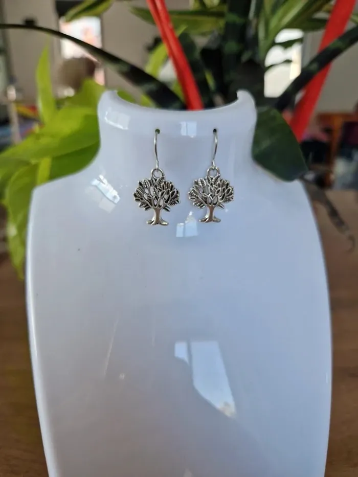 Boucles d'oreilles fantaisies argentées style vintage arbre de vie - photo numéro 2