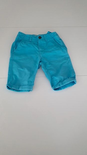 Short turquoise en 8 ans