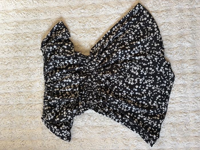 Robe d’été noir à fleure blanche - photo numéro 1