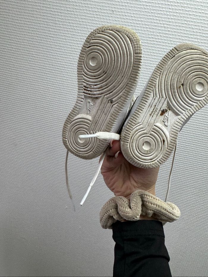 Paire de baskets AF1 de Nike / Première main - photo numéro 2
