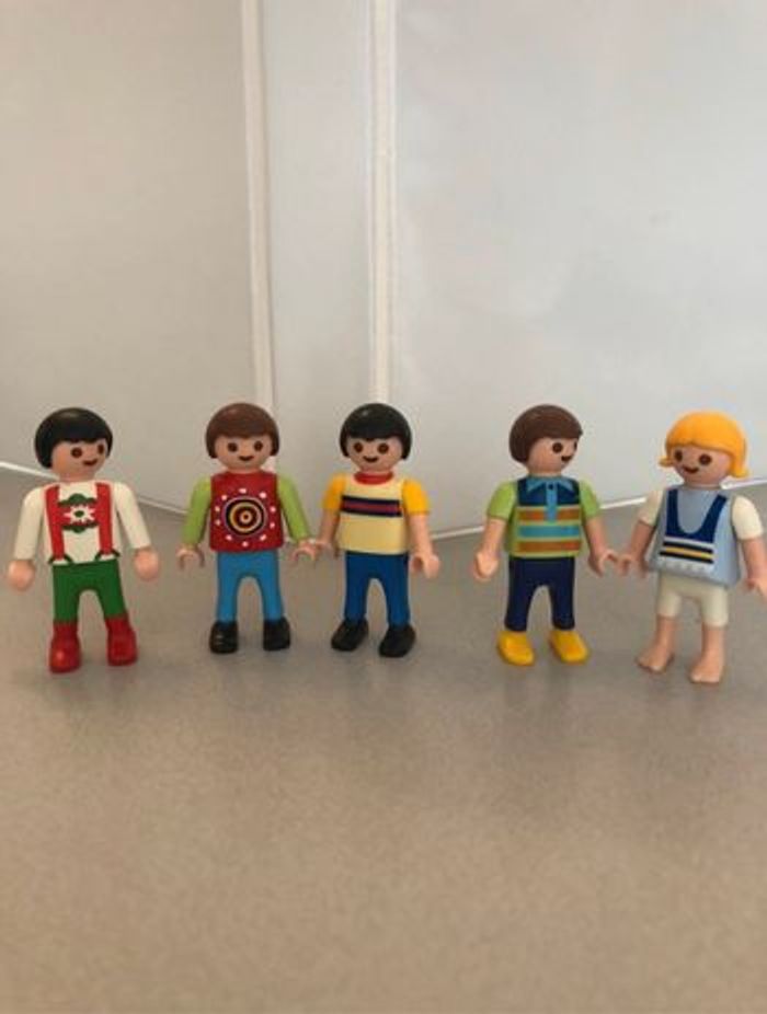 Lot de 5 figurines enfants playmobil numéro 1