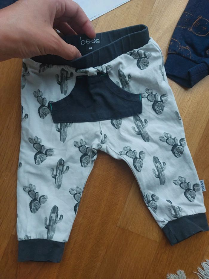 Lot pantalons léger 3 mois - photo numéro 2