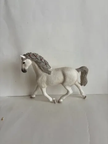 Jument holsteiner Schleich