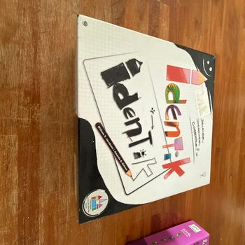 Jeux de société  Identik