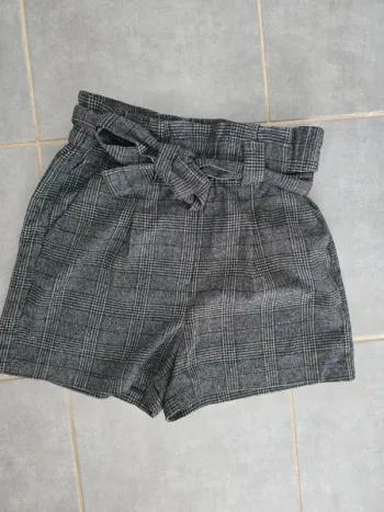 Short taille haute à carreaux