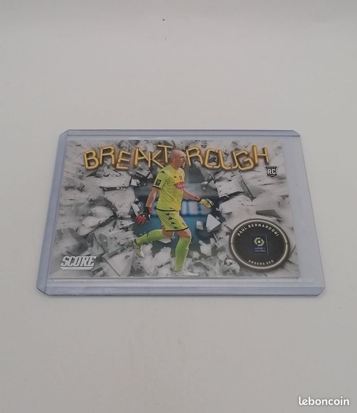Carte Panini score Ligue 1 2022-23 Rookie Card BREAKTROUGH Paul Bernardoni n°1. - photo numéro 2