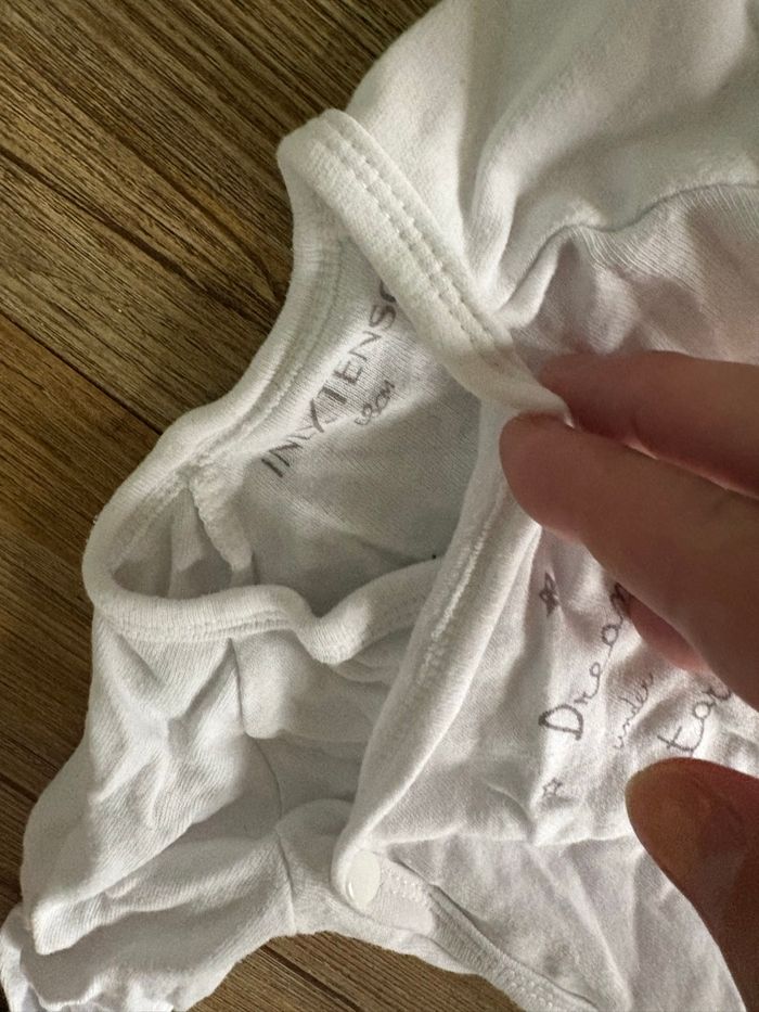 Lot 3 bodies 6 mois - photo numéro 2