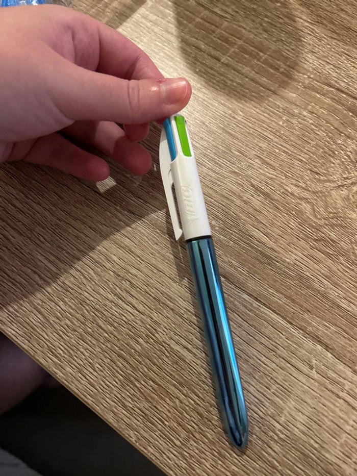 Bic 4 couleurs - photo numéro 2