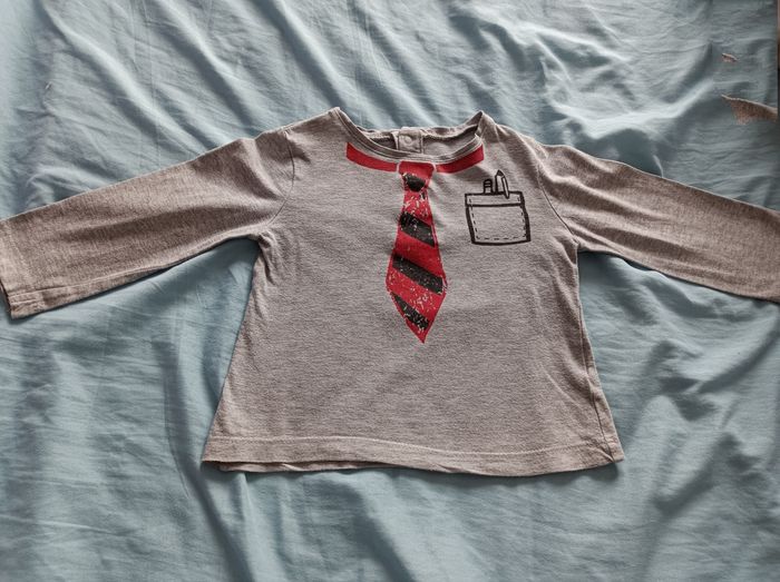 T-shirt manches longues taille 12 mois - photo numéro 2