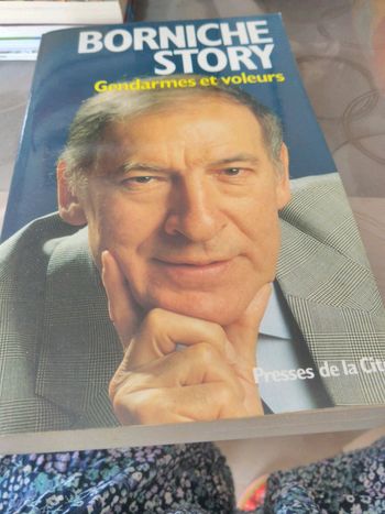 Livre gendarmes et voleurs