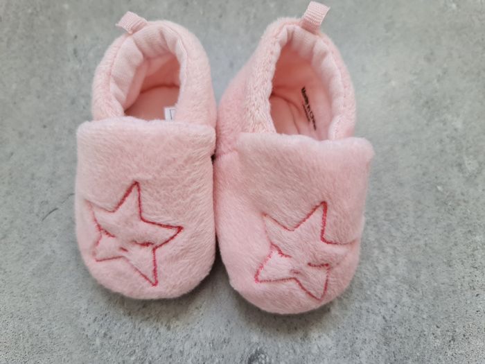 Chaussons 0-3 mois étoile neuf