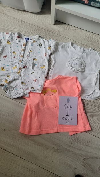 lot combishort + 2 teeshirts