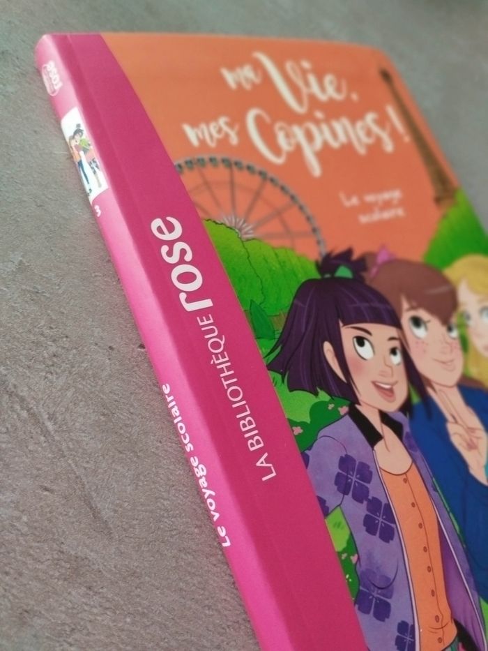 Livre Ma vie mes copines : le voyage scolaire - photo numéro 2