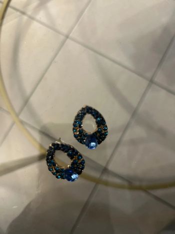 Boucles d’oreilles bleues