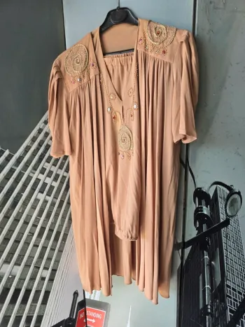 Ensemble 3 pièces femme – Jupe, haut & gilet perlé – Taille 42/44