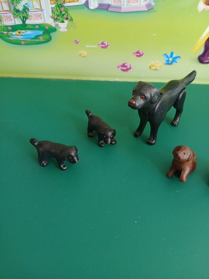 Playmobil famille chiens - photo numéro 2