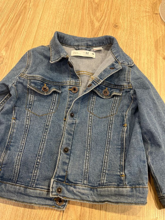 Veste en jean fille Zara taille 2-3 ans en très bon état - photo numéro 2