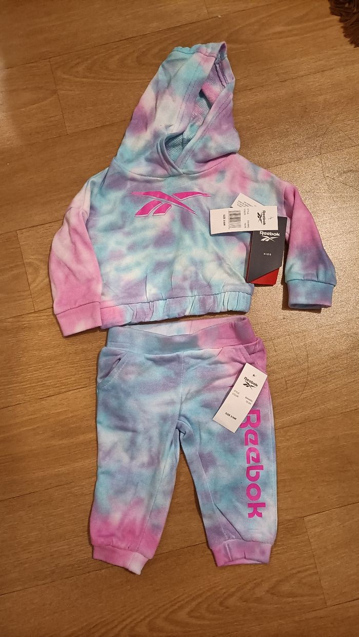 Ensemble jogging+ pull d'hiver bébé fille Reebok lot de deux ensembles  5 pièces - photo numéro 5