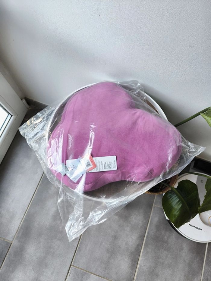 Coussin violet reine des neiges elsa neuf - photo numéro 2