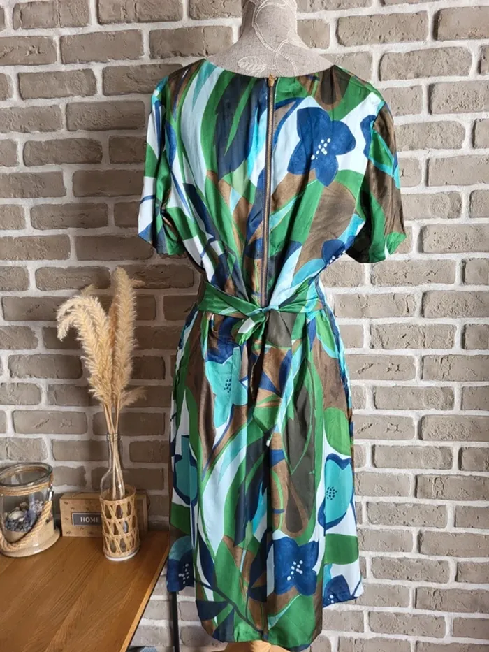 Magnifique robe satinée neuve Marie Méro - photo numéro 13