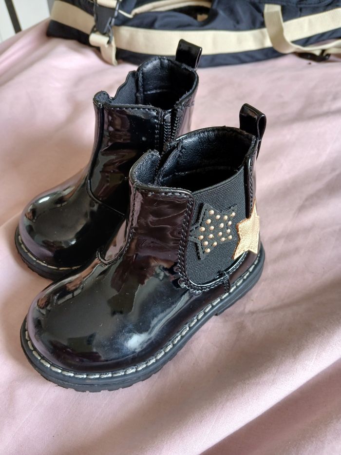 Chaussures bebe le paire à 7€ sauf le chausson 3€ - photo numéro 4
