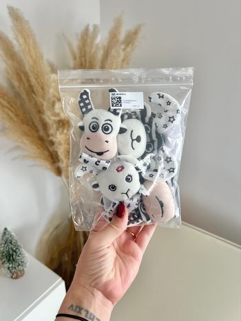 Chaussettes et hochets contrastés bébé