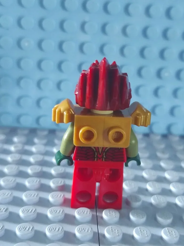 Minifig LEGO Laval - Fire Chi, Heavy Armor, Tan Arms loc093 E10 - photo numéro 2