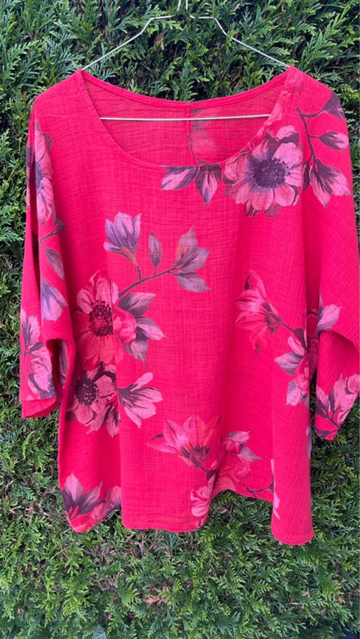 Tunique rouge avec fleurs - photo numéro 3
