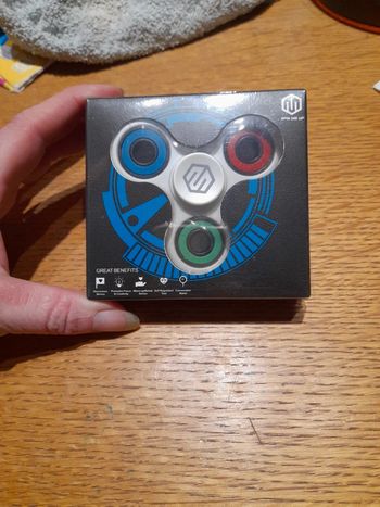Hand spinner