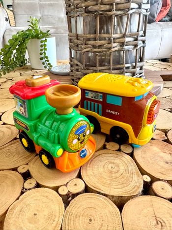 2 trains locomotives tut tut bolide Vtech