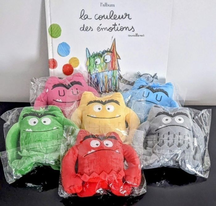 Lot de 6 peluches du monstre des couleurs la couleur des émotions